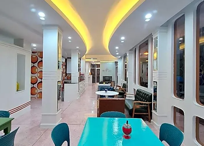 Roomquest Pratunam 4*