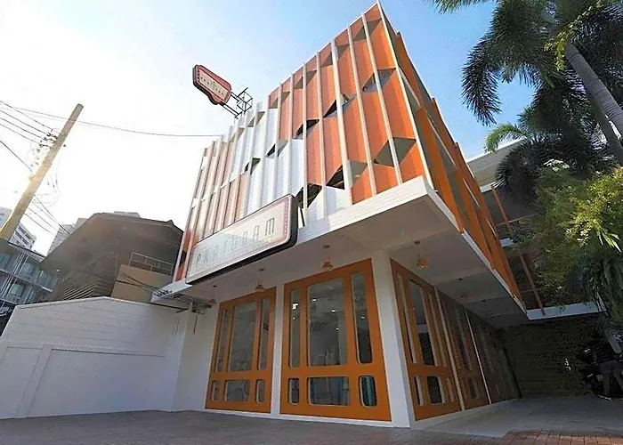 Roomquest Pratunam 호텔 4*