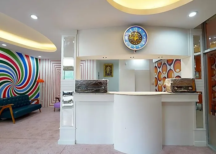 Roomquest Pratunam