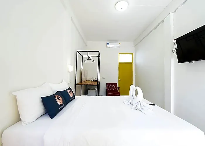 Roomquest Pratunam 4*